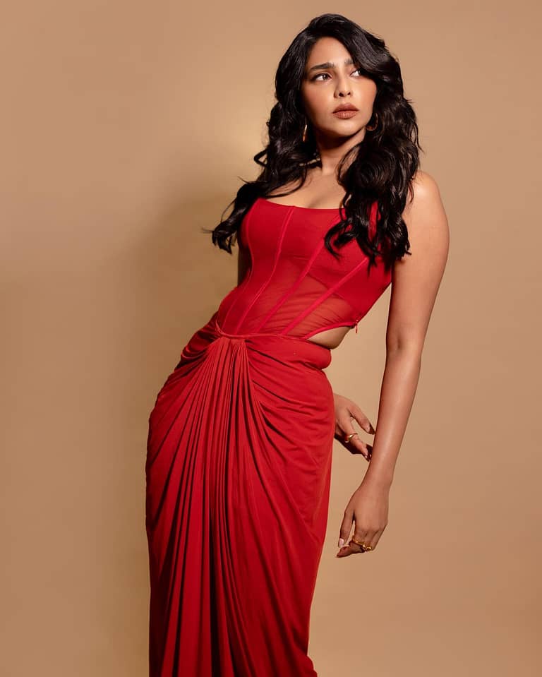 Actress Aishwarya Lekshmi  New Hd Images